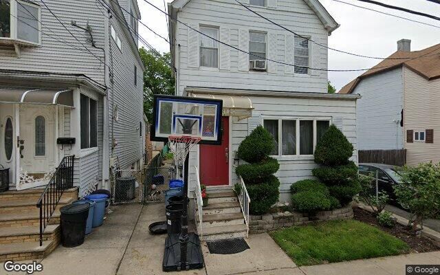 21 Chestnut Ave, Staten Island, NY 10305