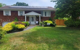 219 Kensington Ave, Bayport, NY 11705