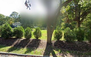 219 Hillcrest Ln, Oyster Bay, NY 11771