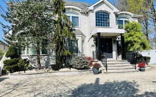 224 Carteret St, Staten Island, NY 10307