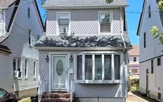 225-15 106th Ave, Queens Village, NY 11429