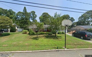 23 Allegheny Dr W, Farmingville, NY 11738