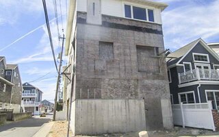 23 New Hampshire St, Long Beach, NY 11561