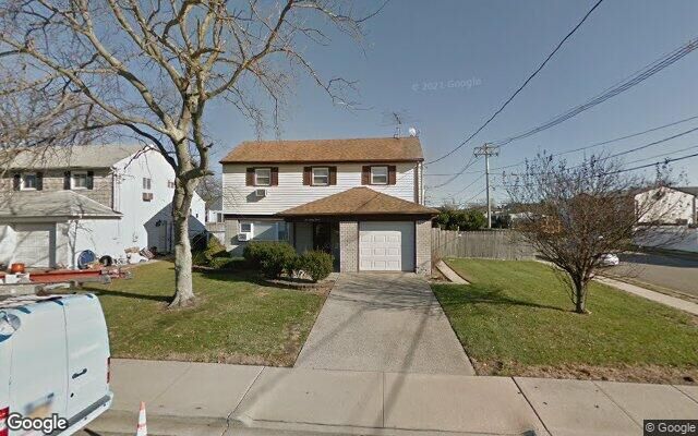 233 Branch Ave, Freeport, NY 11520