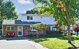 238 W Cypress Ln, Westbury, NY 11590