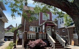 239 Bch 134th St, Rockaway Park, NY 11694