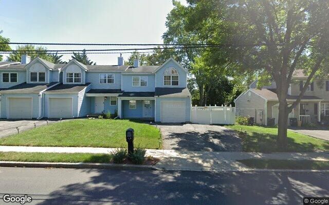 24 Smith St, Central Islip, NY 11722