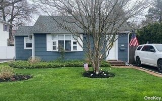 24 W 7th St, Locust Valley, NY 11560