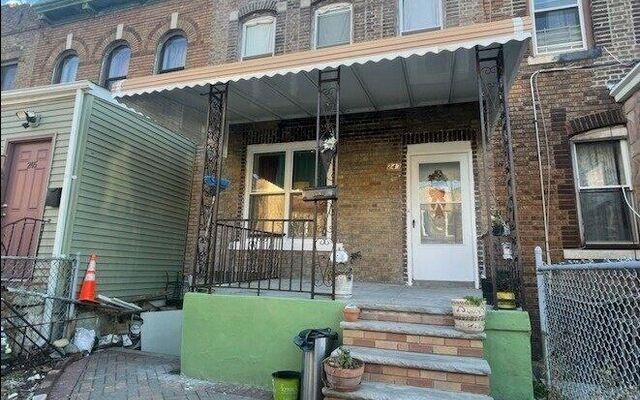 247 E 26th St, Brooklyn, NY 11226 (Porch)