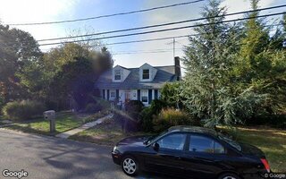 25 Brewster St, Huntington Station, NY 11746
