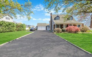 26 Lebrun Ave, Amityville, NY 11701