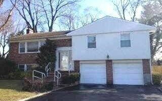 261 Gramercy Dr, Jericho, NY 11753