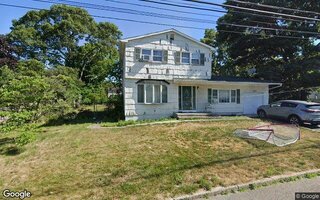 267 Elizabeth Ave, Holbrook, NY 11741