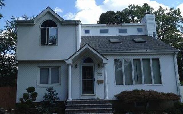 2689 Cedar Ct, Oceanside, NY 11572