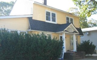 27 Lee St, Roosevelt, NY 11575