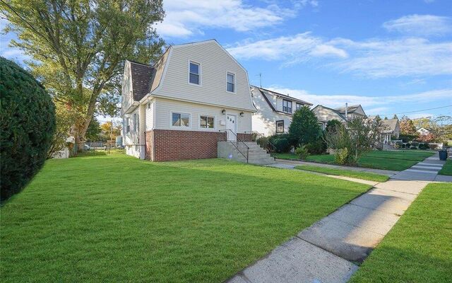 27 Morris St, Freeport, NY 11520 (Yard)