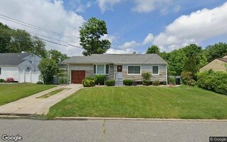 27 Walton St, Brentwood, NY 11717