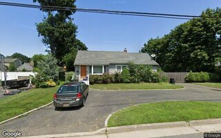 27 Wyckoff Ave, Port Jefferson Station, NY 11776