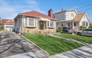 28 Clifford St, Lynbrook, NY 11563