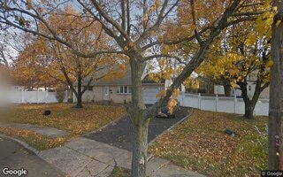 28 Ira Ct, Amityville, NY 11701