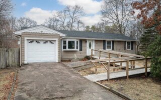 281 Easton St, Ronkonkoma, NY 11779
