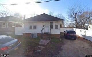 29 Brewster Ln, Amityville, NY 11701