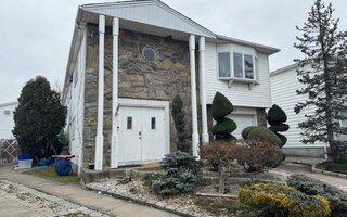 3 Brunswick St, Staten Island, NY 10314