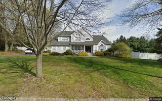 3 Arielle Ct, Dix Hills, NY 11746