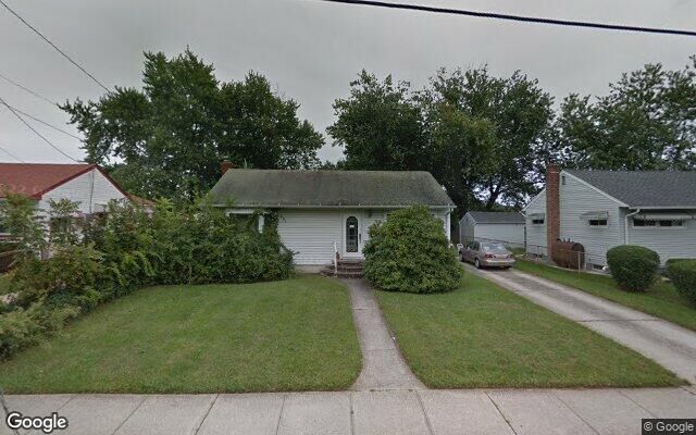 3 Beta Dr, Amityville, NY 11701 (Yard)
