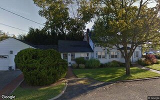 3 Coles Ave, Amityville, NY 11701