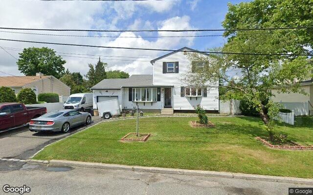 3 Perry St, Brentwood, NY 11717