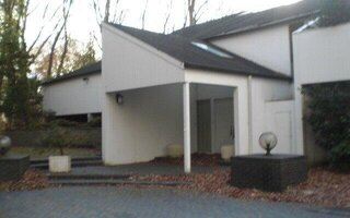 3 Skyview Ct, Syosset, NY 11791
