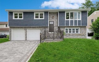 30 Carlow St, Huntington, NY 11743