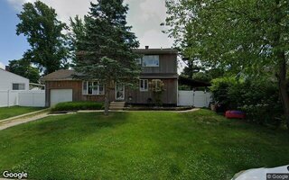 30 Hewes St, Brentwood, NY 11717