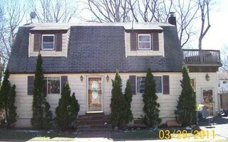 30 Stuyvesant St, Huntington, NY 11743