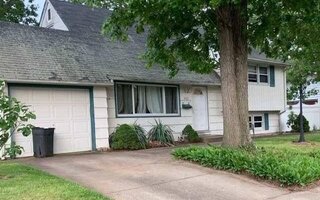 302 Deauville Blvd, Copiague, NY 11726