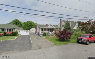 304 4th Ave, East Northport, NY 11731