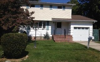 321 Barleau St, Brentwood, NY 11717