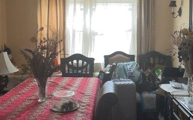 3210 Paulding Ave, Bronx, NY 10469 (Living Room)