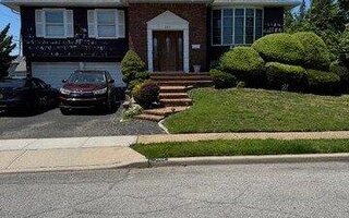 3214 Monterey Dr, Merrick, NY 11566