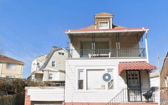 3235 N Chestnut Dr, Bronx, NY 10467 (House View)
