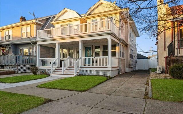 325 W Walnut St, Long Beach, NY 11561 (Porch)