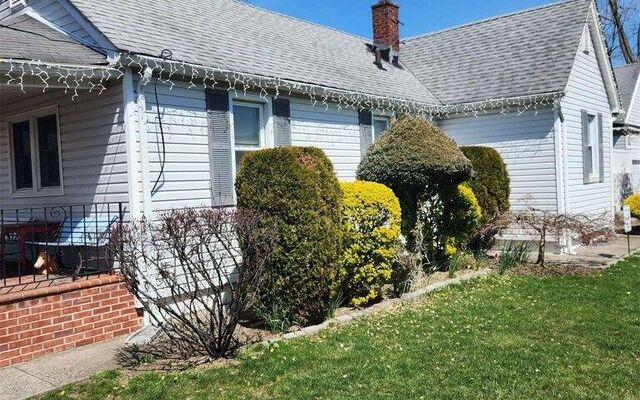 327 Maple Ave, Uniondale, NY 11553 (Yard)