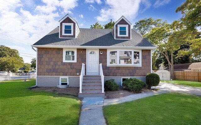 33 Geraldine Ave, Amityville, NY 11701 (Yard)