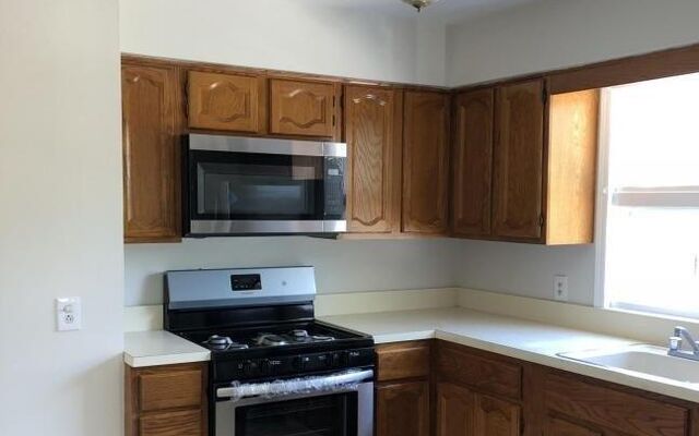 332 St Johns Ave, Staten Island, NY 10305