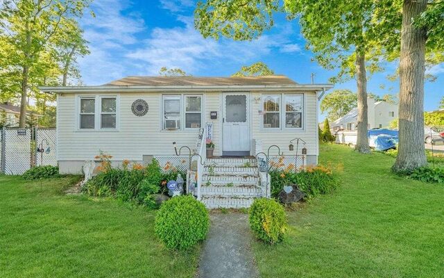 339 Richmond Blvd, Ronkonkoma, NY 11779 (Yard)