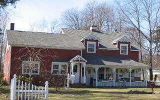34 Bay Ave, Bayport, NY 11705