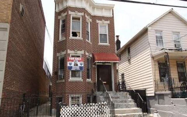 35-28 103rd St, Corona, NY 11368