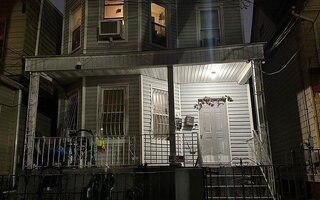 35-44 100th St, Corona, NY 11368