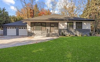 35 Duck Pond Rd, Glen Cove, NY 11542